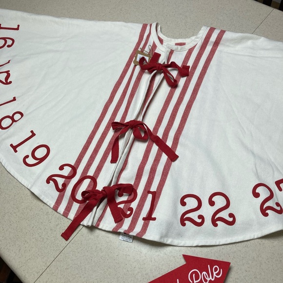 Mud Pie Tree Skirt - Countdown Christmas - 55” Diameter - NEW with Tags - Picture 1 of 12